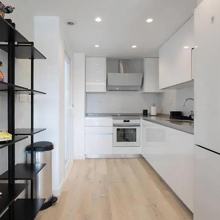 Apartment Mtr Temporary Rent Apto 4 Luminoso Con Zonas Chill Out Y Gym Marbella